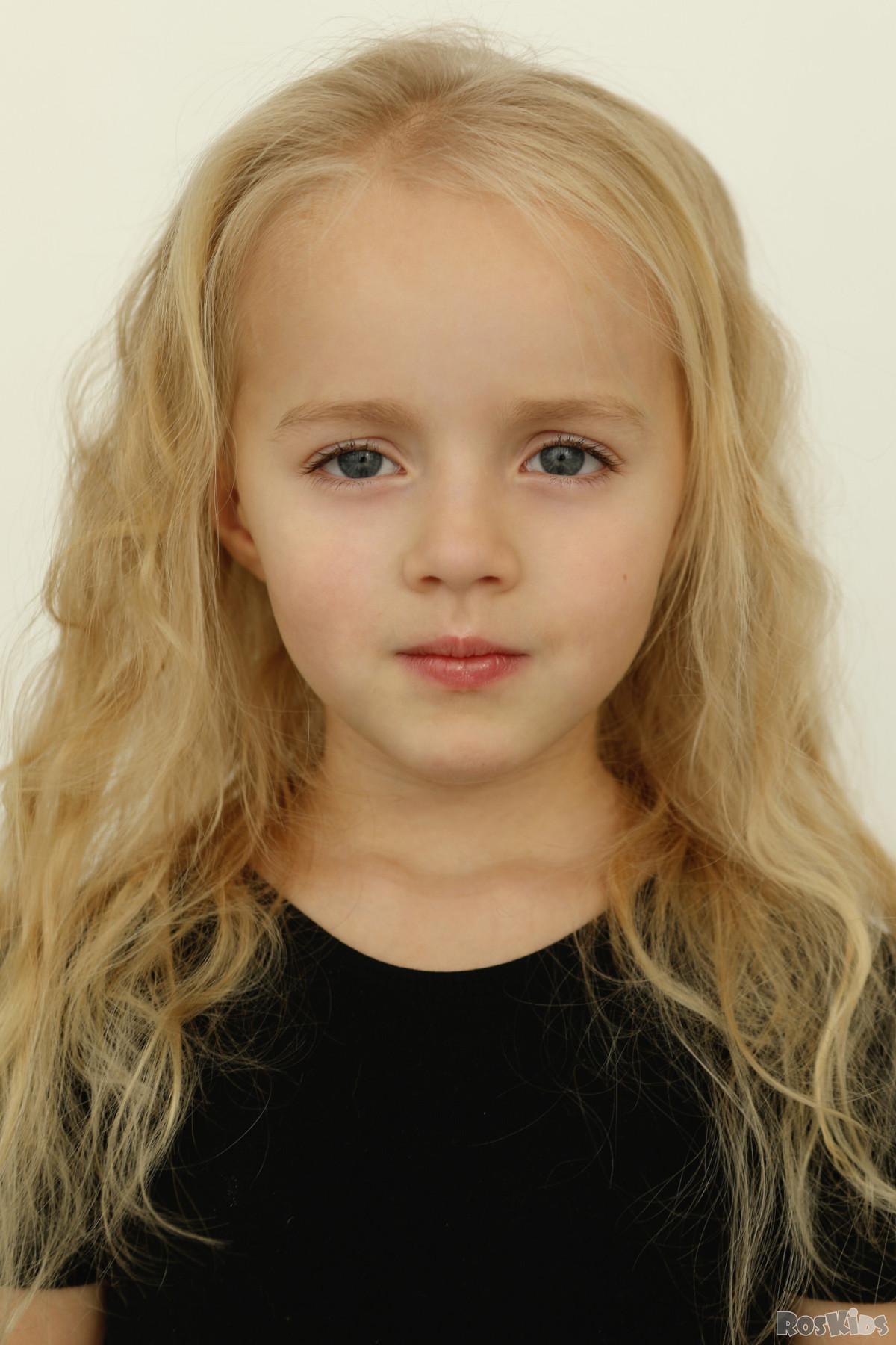 Оливия Зенина профиль на сайте Roskids